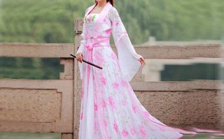 孔雀汉服穿搭图片女装，孔雀汉服穿搭图片女装冬季